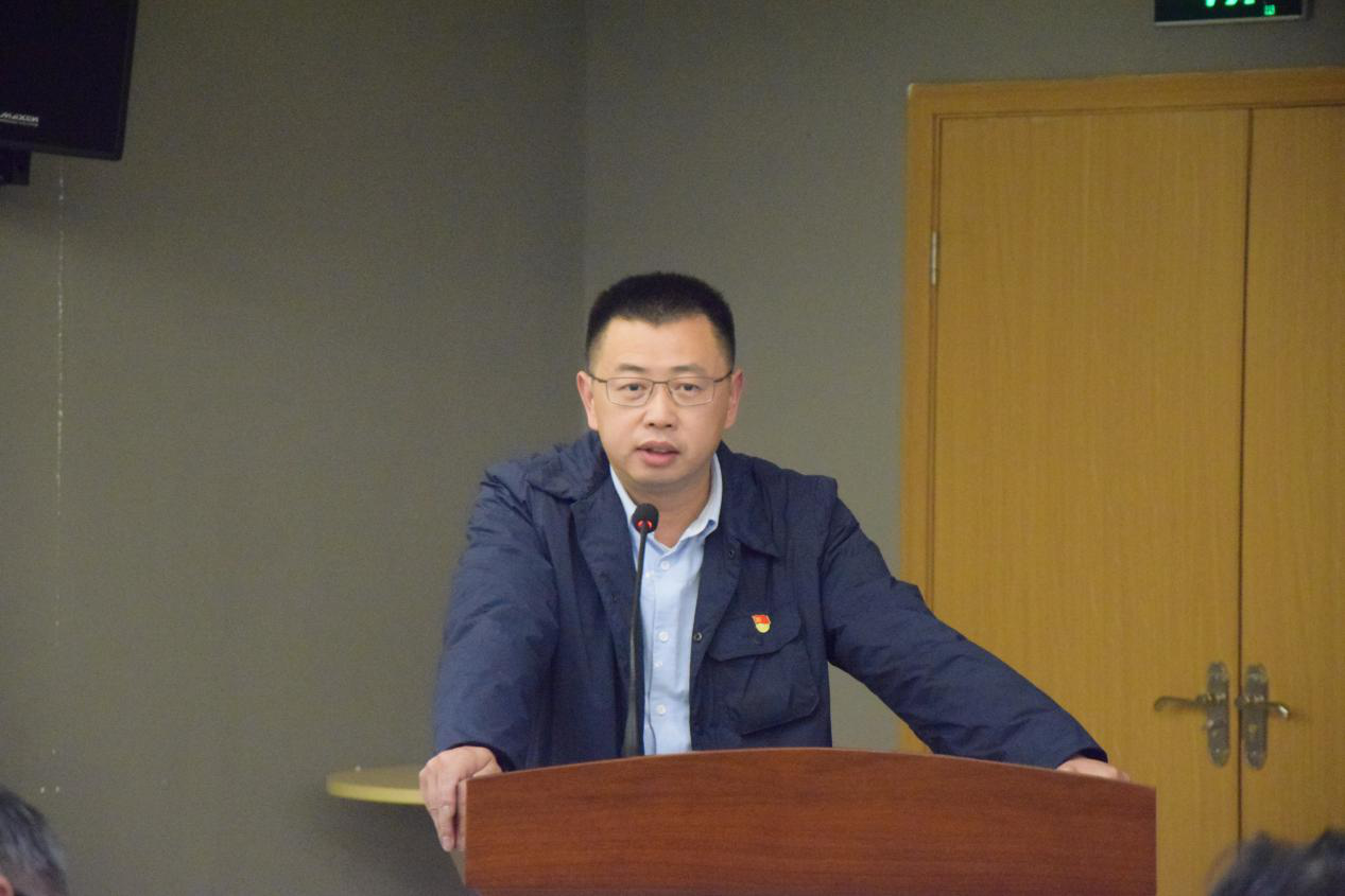 首页 政务公开 新闻动态 药监动态                    最后,俞开海